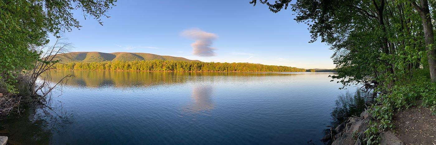 Lookout along the river on the upstream/west end of Canfield Island